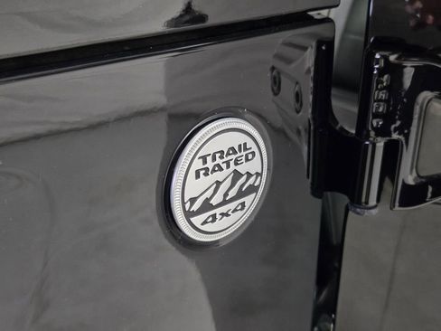 Certified 2020 Jeep Gladiator Overland image 25