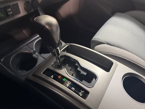 Used 2015 Toyota Tacoma 4x4 Double Cab image 25