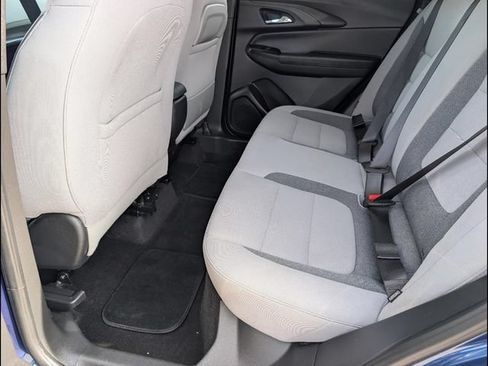 Used 2022 Chevrolet TrailBlazer LT w/ LPO, Blackout Package FWD image 10