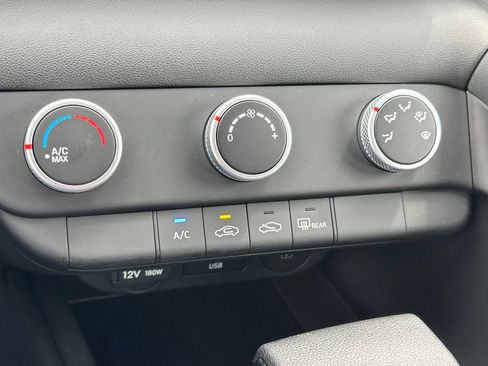 Certified 2026 Hyundai Elantra SE FWD image 18