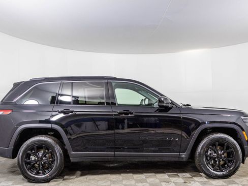 New 2026 Jeep Grand Cherokee Altitude image 15