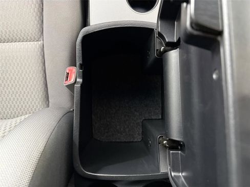 Used 2015 Toyota Tacoma PreRunner image 38