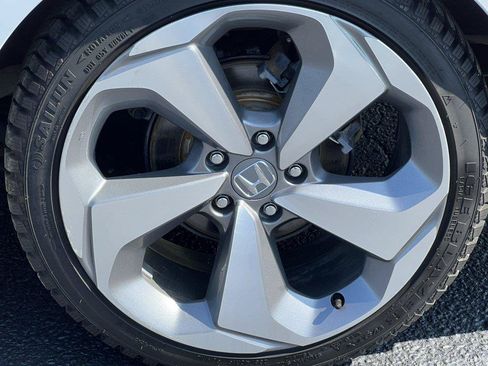 Used 2018 Honda Accord Touring image 12