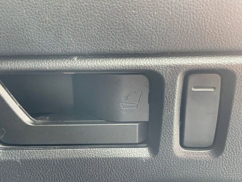 Used 2019 Subaru Outback 2.5i Limited w/ Popular Package #2 image 12