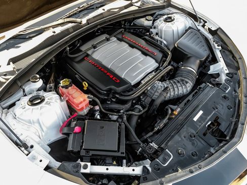 Used 2016 Chevrolet Camaro SS image 40