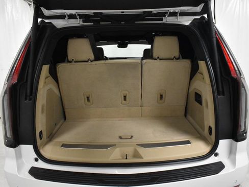 Used 2021 Cadillac Escalade Premium Luxury w/ LPO, Radiant Package image 11