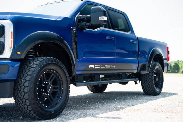 New 2026 Ford F250 Lariat w/ Black Appearance Package AWD/4WD image 10
