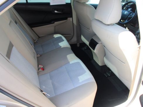 Used 2012 Toyota Camry LE FWD image 17