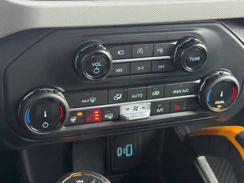 Used 2022 Ford Bronco Badlands image 20