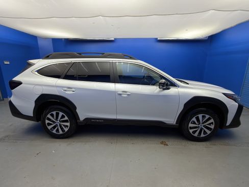 Certified 2025 Subaru Outback Premium w/ Popular Package #1A image 8