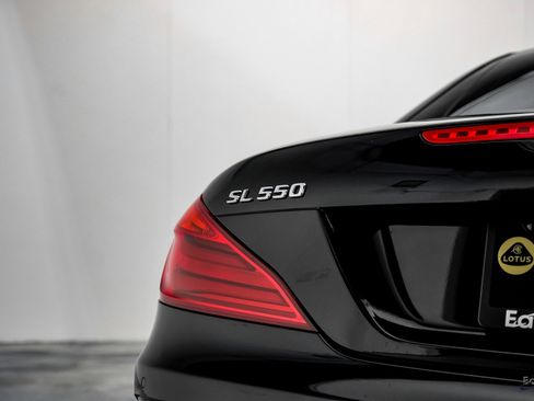 Used 2017 Mercedes-Benz SL 550 image 37