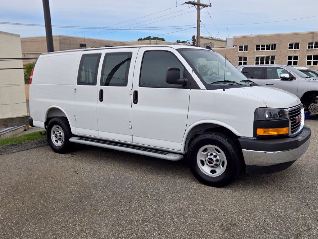 Used 2025 GMC Savana 2500 w/ Driver Convenience Package RWD image 5