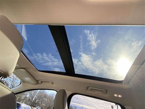 Used 2019 Ford Escape SEL image 13