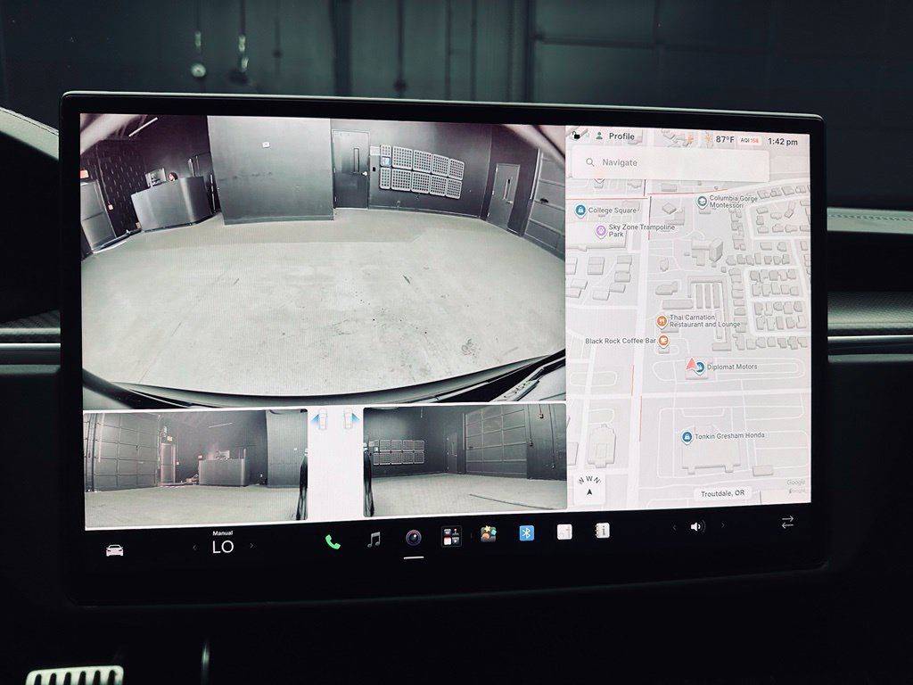 Used 2022 Tesla Model S Plaid AWD/4WD image 32