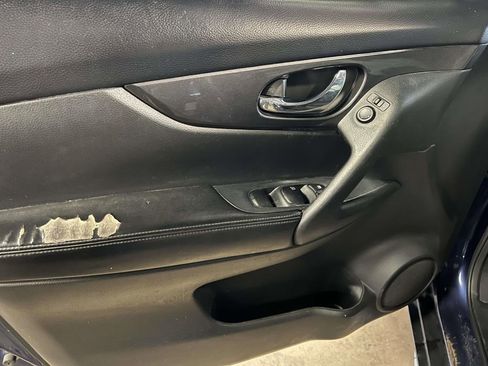 Used 2020 Nissan Rogue S image 13