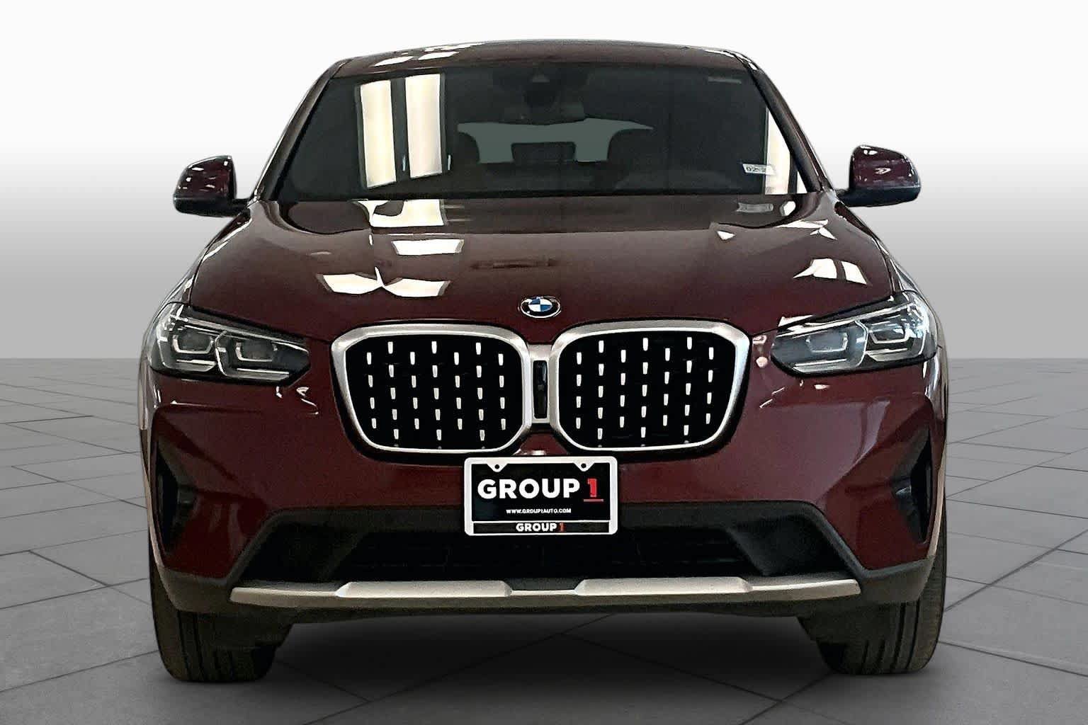 Used 2023 BMW X4 xDrive30i w/ Premium Package AWD/4WD image 3