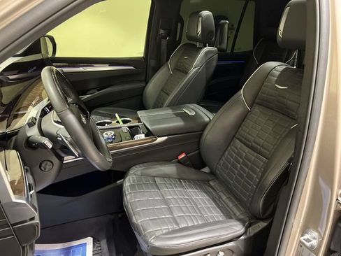 Used 2025 Cadillac Escalade Sport Platinum AWD/4WD image 19