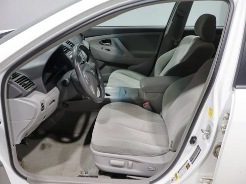 Used 2011 Toyota Camry LE w/ Fleet Convenience Pkg FWD image 10