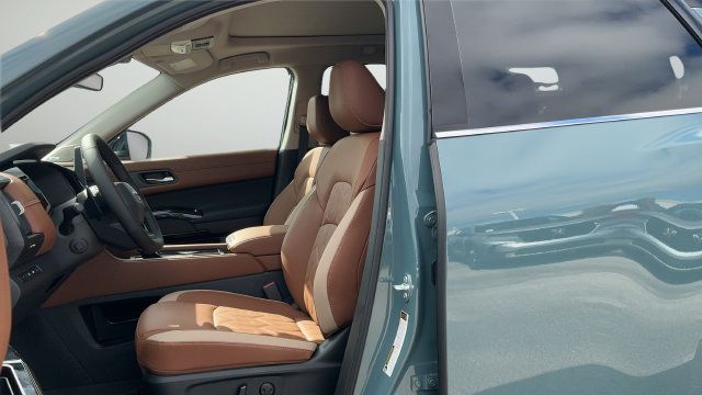 New 2026 Nissan Pathfinder Platinum w/ Cargo Package FWD image 17