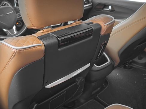 Used 2021 Chrysler Pacifica Pinnacle image 12