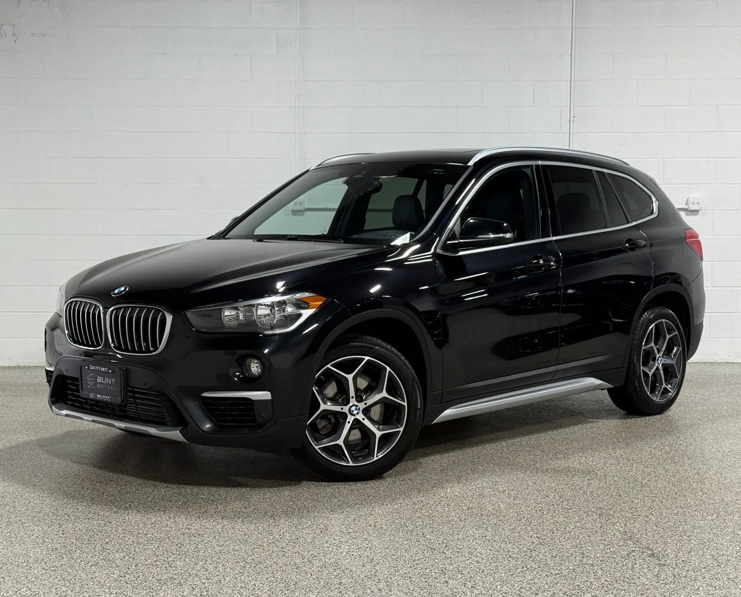 Used 2019 BMW X1 xDrive28i w/ Convenience Package AWD/4WD image 2
