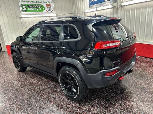 Used 2018 Jeep Cherokee Trailhawk w/ Cold Weather Group image 12