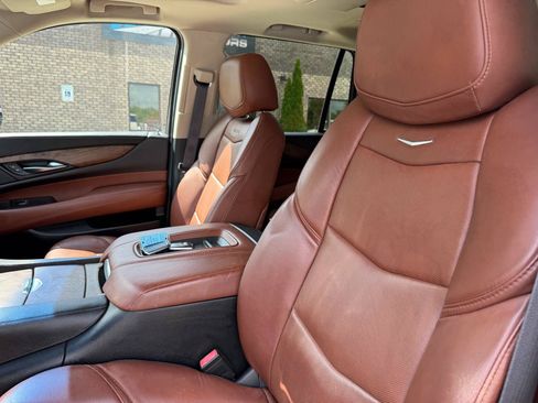 Used 2016 Cadillac Escalade Premium RWD image 12
