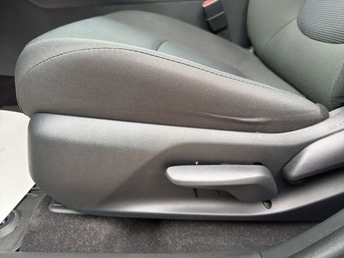 Used 2023 Toyota RAV4 LE image 9