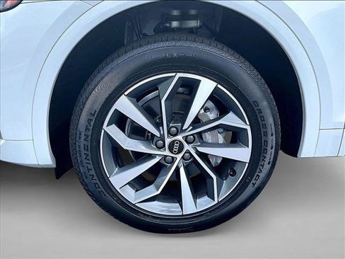 Used 2022 Audi Q5 2.0T Premium Plus w/ Premium Plus Package AWD/4WD image 10