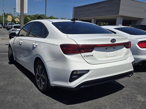 Used 2019 Kia Forte LXS FWD image 4
