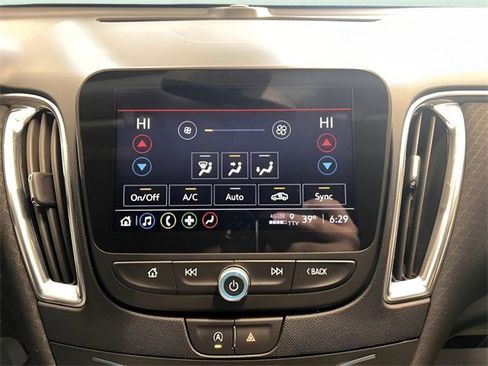 Used 2021 Chevrolet Malibu LT image 15