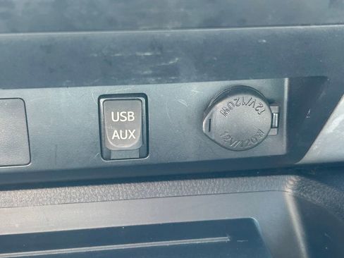 Used 2017 Toyota Tundra SR5 w/ SR5 Upgrade Package AWD/4WD image 30