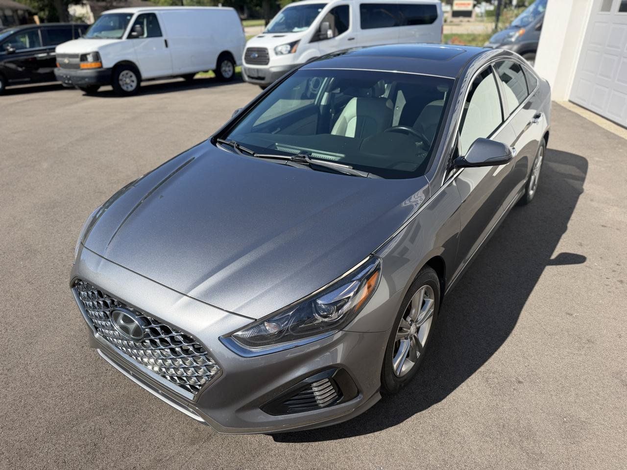 Used 2018 Hyundai Sonata Limited FWD image 2