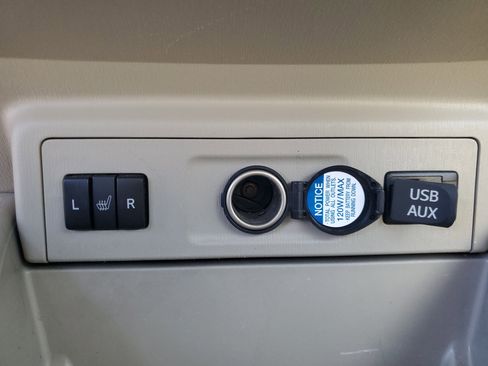 Used 2012 Toyota Prius V Five image 28