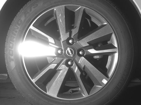 Used 2025 Nissan Versa SV image 13