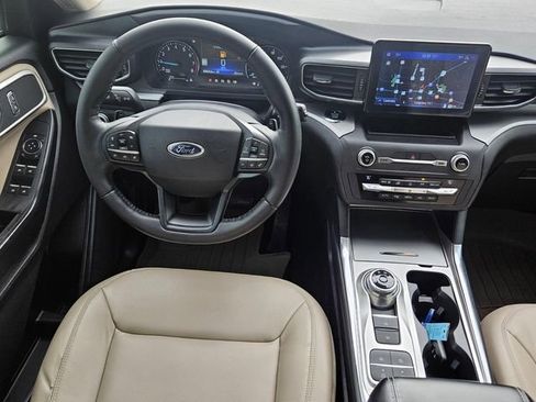 Used 2020 Ford Explorer XLT w/ Equipment Group 202A image 26