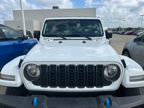 Used 2024 Jeep Wrangler Unlimited AWD/4WD image 15