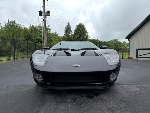Used 2005 Ford GT RWD image 17