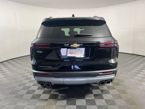 Used 2024 Chevrolet Traverse LT w/ Enhanced Driving Package FWD image 4