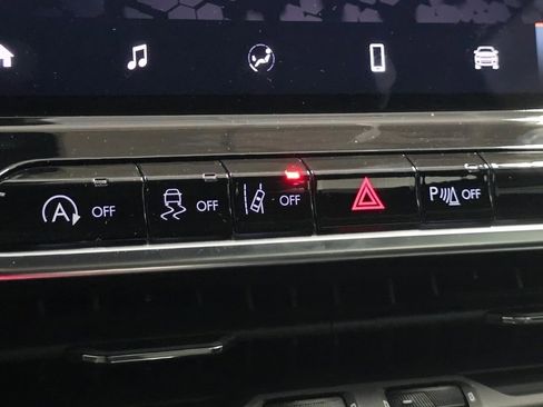 Used 2024 Jeep Compass Limited image 33