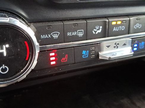 Used 2021 Ford F150 Lariat image 25