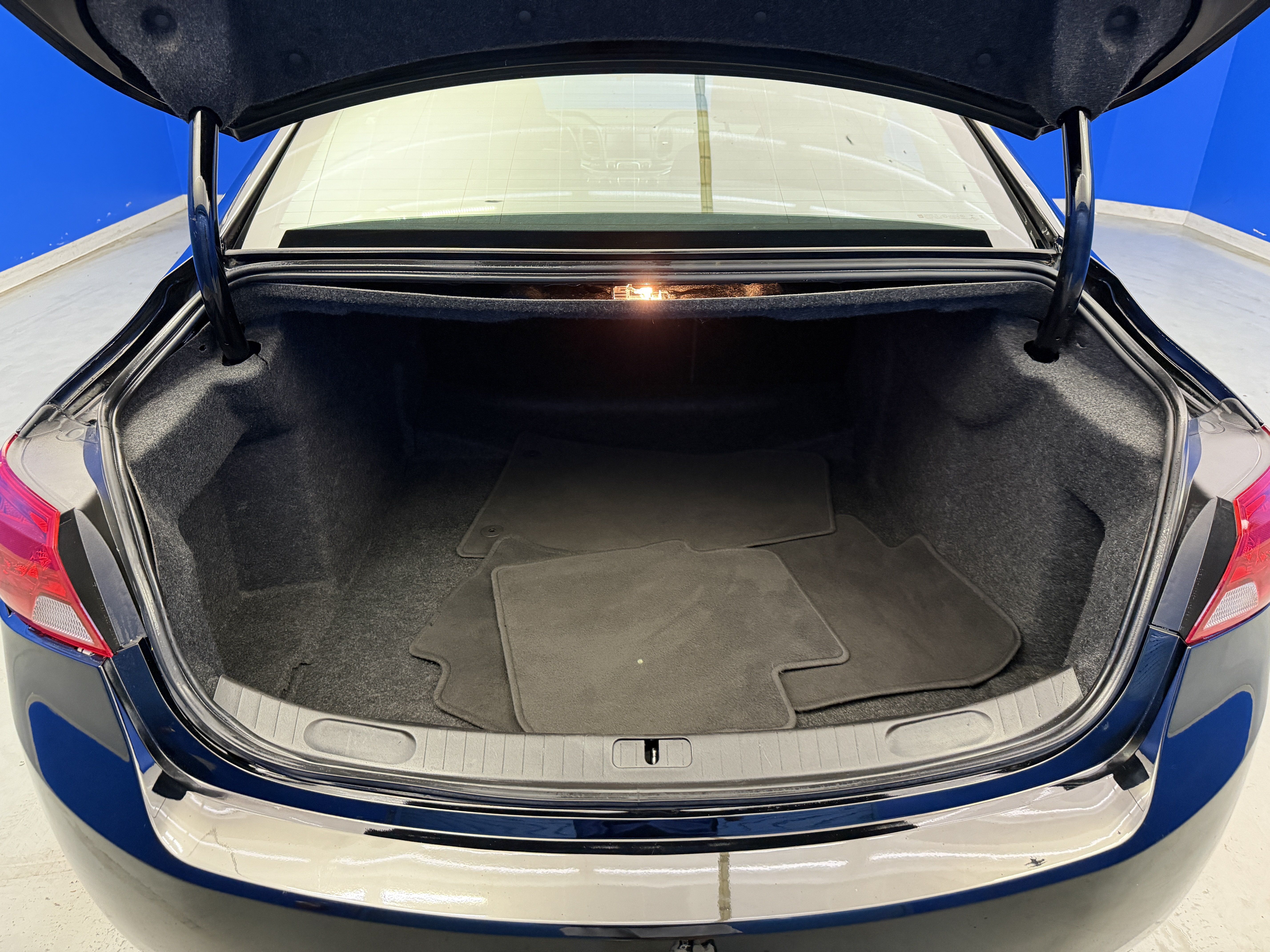Used 2019 Chevrolet Impala LT FWD image 26