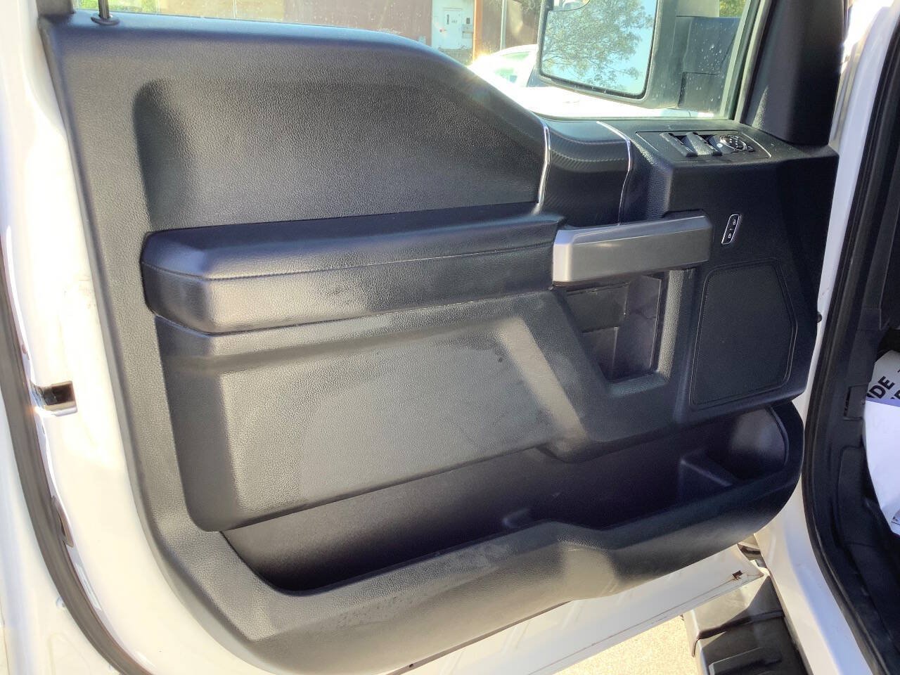 Used 2020 Ford F150 XLT w/ Equipment Group 302A Luxury AWD/4WD image 37