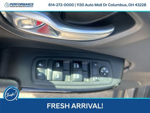 Used 2019 Jeep Cherokee Latitude Plus AWD/4WD image 17