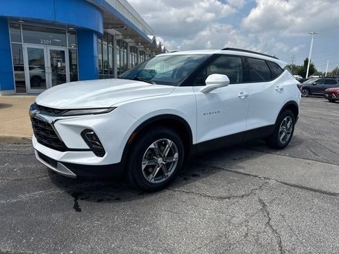Used 2023 Chevrolet Blazer LT w/ Convenience Package FWD image 2
