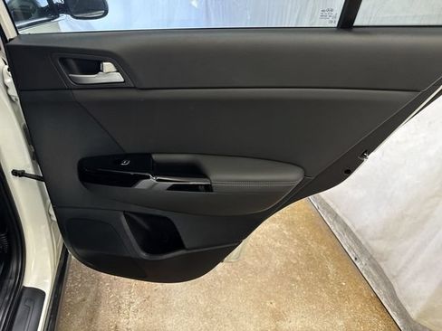 Used 2022 Kia Sportage EX AWD/4WD image 25