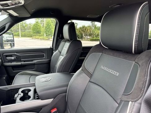 New 2026 RAM 3500 Laramie AWD/4WD image 21