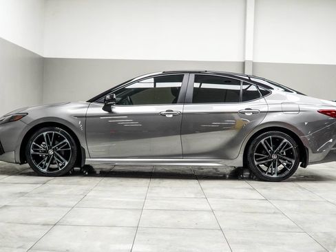 Used 2025 Toyota Camry XSE FWD image 11