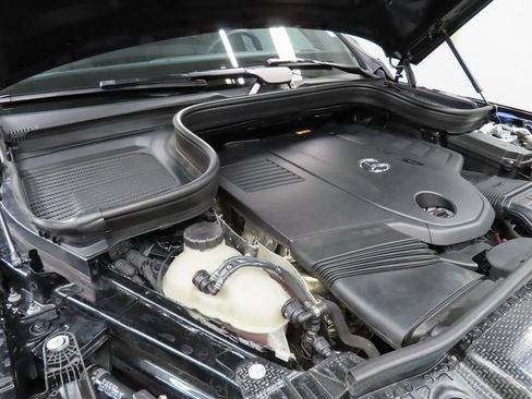 Used 2025 Mercedes-Benz GLS 450 4MATIC image 27