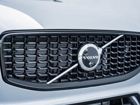 Certified 2025 Volvo XC60 T8 Plus w/ Protection Package Premier image 13